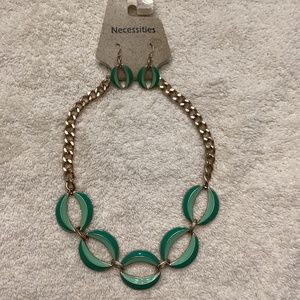 ⭐️ Costume Statement Necklace/Earrings Set